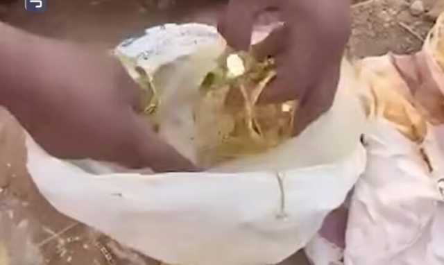 جندي في الجيش السوداني يعثر على كمية. كبيرة من الذهب ويرسل مناشدة عاجلة