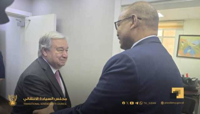 مساعد قائد الجيش السوداني إبراهيم جابر يبلغ غوتيريش أمر مهم عن “مسيرات الإمارات” ويشارك في قمة بغداد بدلًا عن البرهان