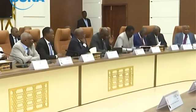 أزمة سياسية في السودان بعد أول قرار أصدره رئيس الوزراء كامل إدريس