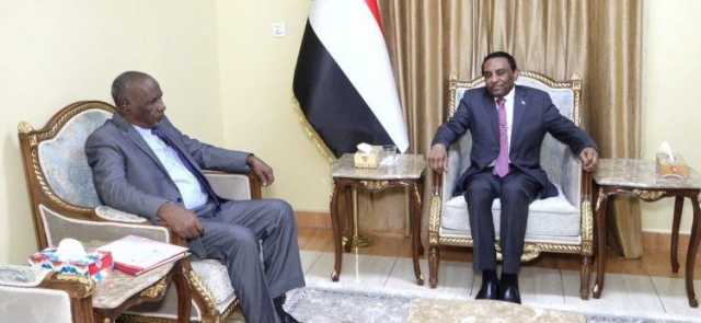 رئيس الوزراء يتابع سير تحضيرات امتحانات الشهادة السودانية المؤجلة 2024