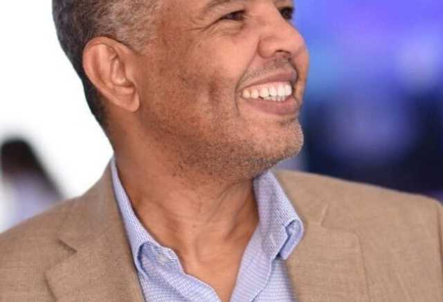 مرشح وزاري سابق يطلق أوصافا مثيرة على البرهان وكامل إدريس