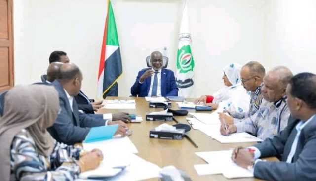 لكبح جماح الدولار.. ضوابط جديدة بشأن استيراد السيارات
