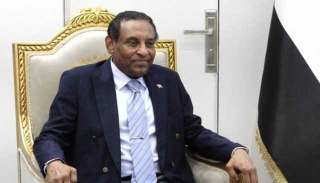 من “التكنوقراط”.. كامل إدريس يعين ثلاثة وزراء جدد