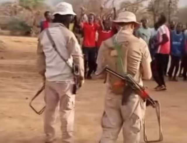 بالفيديو .. مرتزقة كولومبيون يقصفون مدينة الفاشر