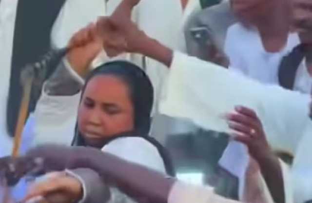 امرأة تقتحم ساحة “الرجال” في ولاية نهر النيل وتطلب فعلا مستحيلا..
