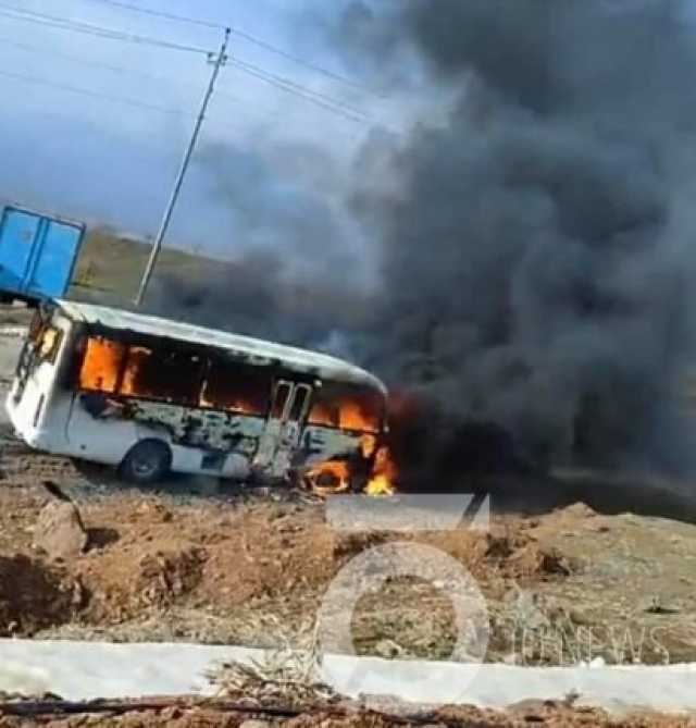 بالفيديو.. نجاة سوادنيين من موت محقق إثر اندلاع حريق في بص سفري