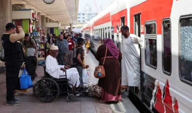 قطار و 500 بص لنقل الراغبين في العودة الطوعية من مصر إلى السودان