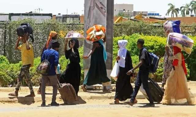 طيران الجيش السوداني ينقذ النازحين فى دارفور