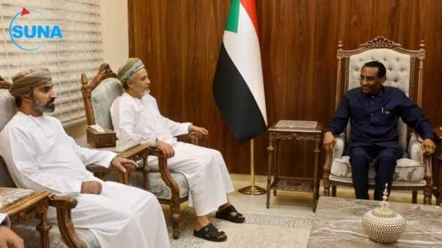 عمان تدخل على خط السودان ورئيس الوزراء يطلق تعهدات بشأن تحسين بيئة الاستثمار