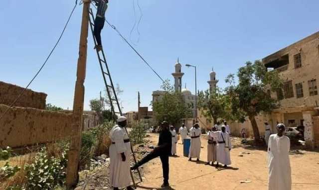 صعقة قاتلة.. فني كهرباء يفقد حياته أثناء العمل