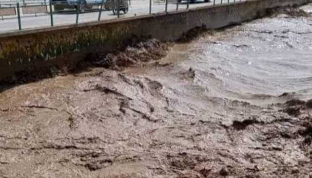 انهيار جسر في كسلا والدفاع المدني يصدر تحذيرا إلى المواطنين