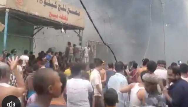 اندلاع حريق بأكبر الأسواق الشعبية في الحديدة