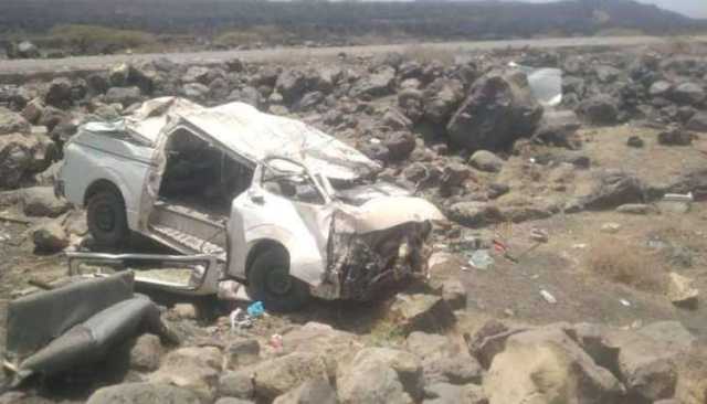 وفاة وإصابة 15 شخصا بانقلاب حافلة مسافرين قادماً من العبر