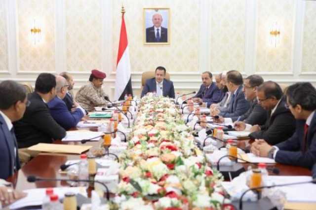 المرتزِقة يقرون بنهب موارد البلد .. فضائح متجددة تؤكد ضرورة تحرير مصالح الشعب