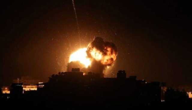 طيران العدو الإسرائيلي يجدد غاراته على مواقع فلسطينية شرق قطاع غزة