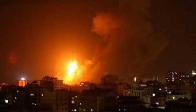 طيران العدو الصهيوني يقصف نقطة رصد للمقاومة الفلسطينية شرق مدينة غزة