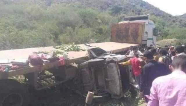 وفاة 8 أشخاص بينهم امرأتان بحادث مروع في المحويت