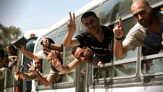 بينهم 24 فلسطينية.. الدفعة الأولى من الأسرى المفرج عنهم في صفقة التبادل اليوم (تفاصيل+أسماء)