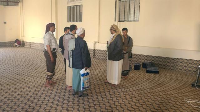 القائم بأعمال محافظ تعزيتفقد أعمال الترميم في جامع الجند ومستشفى تعز العام