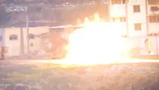 شاهد| كتائب القسام تستهدف جيب صهيوني من نوع همر بصاروخ “كورنيت” شمال شرق بيت لاهيا (فيديو)