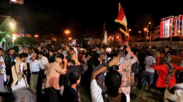 مسيرة جماهيرية بالحديدة تأييدا لقرار القوات المسلحة بمنع مرور السفن المتجهة للكيان الصهيوني