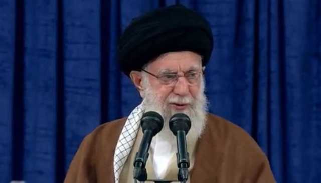 السيد الخامنئي: اليمنيون قطعوا شرايين الكيان الصهيوني ولم يهابوا تهديدات الولايات المتحدة