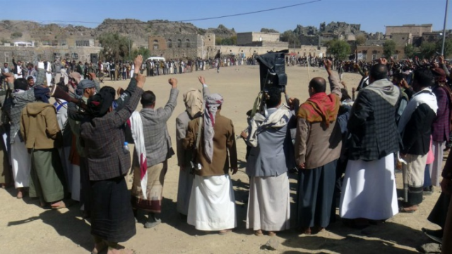 وقفات احتجاجية في ذمار تنديداً بالاعتداء الأمريكي على زوارق البحرية اليمنية