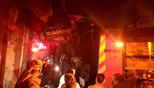 بالفيديو: انفجار أسطوانة غاز واحتراق محلات في سوق بصنعاء القديمة