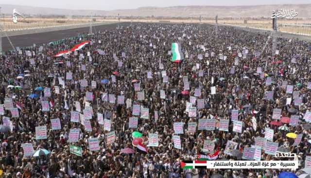 شاهد بالصور| حشود جماهيرية ضخمة بمدينة صعدة في مسيرة “مع غزة العزة.. تعبئة واستنفار” 17-10-1445هـ – 26-04-2024م