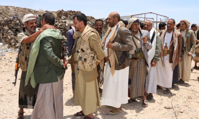 قيادات من محافظة صنعاء يزورون المرابطين في جبهة العزة والكرامة في صرواح بمأرب
