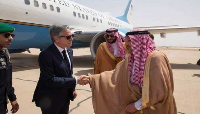 من الرياض.. وزير الخارجية الأمريكي يصعد ضد اليمن ويبشر بالتطبيع