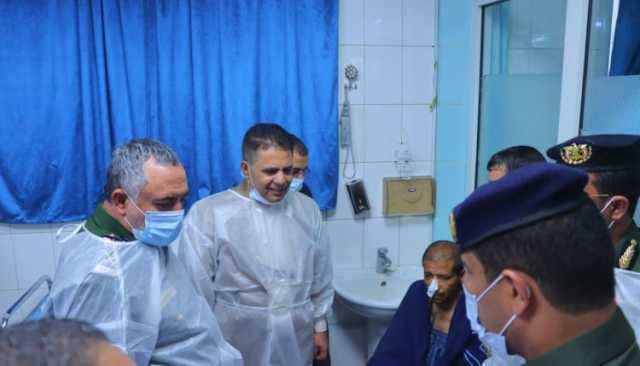وزير الداخلية يطمئن على صحة أمين عام نقابة الصحفيين
