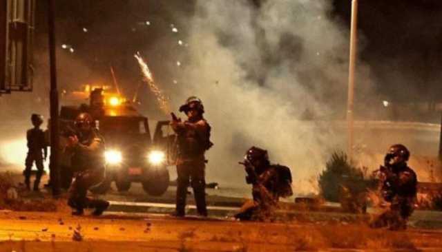 حملة دهم واعتقالات في الضفة الغربية تخللها مواجهات واشتباكات