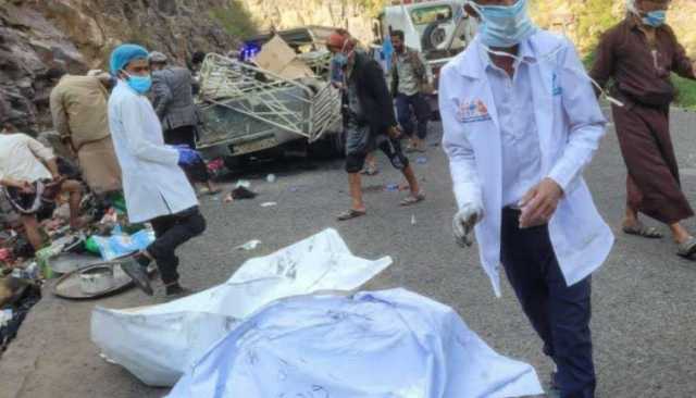 مأساة على طريق صنعاء – الحديدة: وفاة 13 فردًا من عائلة واحدة في حادث مروري مروع