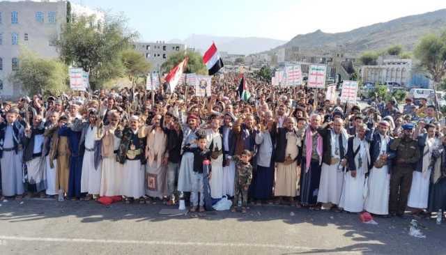 حشود جماهيرية كبرى في 22 ساحة بمحافظة تعز تأكيدًا على استمرار التضامن مع الشعب الفلسطيني