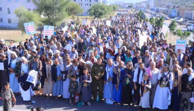 خروج جماهيري كبير في 19 مسيرة بتعز تحت شعار “ثابتون مع غزة.. بلا كلل ولا ملل ولا تردد”