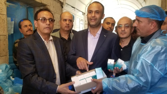مصلحة الضرائب تقدم مساعدات علاجية لجرحى انفجار محطات الغاز في الزاهر بالبيضاء