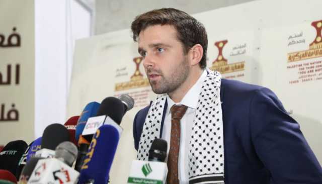 “ستهزمون ولن تنجحوا”.. ناشط أمريكي يخاطب من صنعاء جنود وبحارة حاملات الطائرات