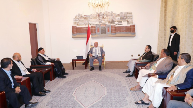 رئيس مجلس الوزراء يستقبل رئيس الوزراء العراقي الأسبق