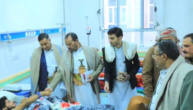 عوض يطلع على أحوال الجرحى والمرابطين في النقاط الأمنية بمحافظة صعدة