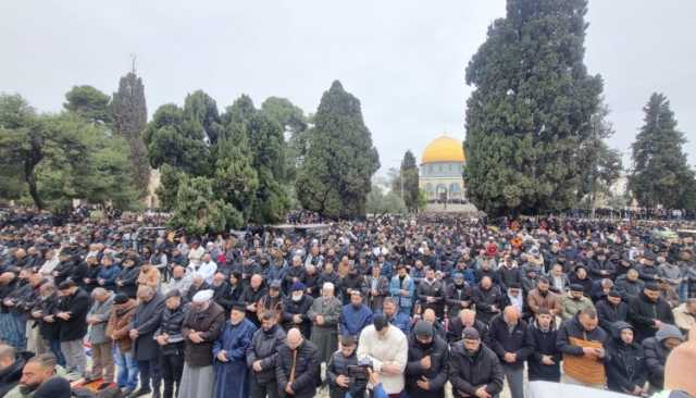 نحو 90 ألف فلسطيني يؤدون الجمعة الأولى من رمضان في المسجد الأقصى