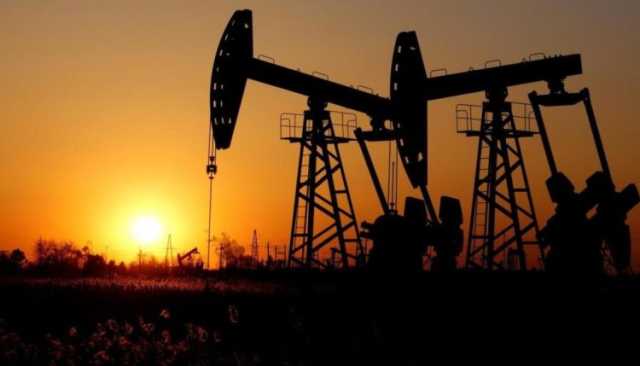 النفط الأميركي يهبط إلى أقل من 60 دولاراً للبرميل للمرة الأولى منذ 2021