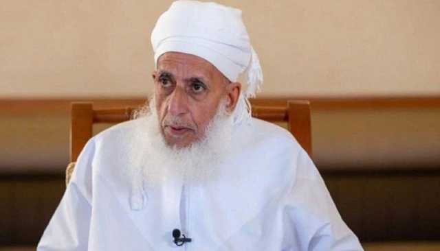 مفتي عُمان يستنكر مطالبة دول عربية للمقاومة الفلسطينية بتسليم سلاحها