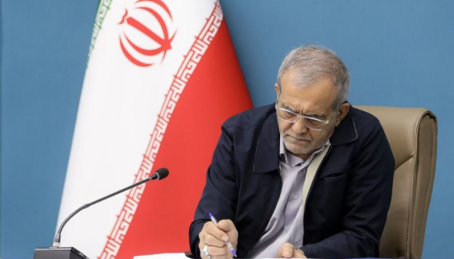 الرئيس الإيراني: طهران مستعدة للحوار مع واشنطن “من موقع الندية وليس من خلال التهديدات”