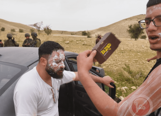 إصابة أربعة فلسطينيين إثر هجوم للمستوطنين شمال أريحا