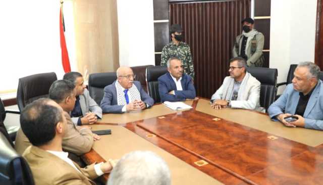 الرهوي يتفقد مستوى الانضباط الوظيفي في عدد من الوزارات