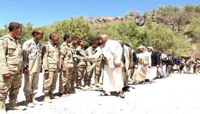نائب وزير المالية يتفقد أحوال المرابطين في جبهة صرواح بمحافظة مأرب