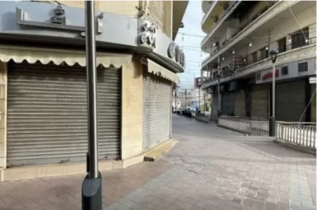 لبنان.. مدينة صيدا والمخيّمات الفلسطينيّة تشهد إضرابا شاملا تضامنًا مع غزة