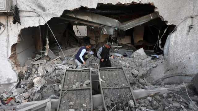 غارات عنيفة على غزة واستشهاد 4 فلسطينيين في مخيم النصيرات