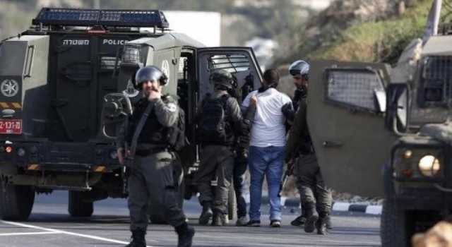 قوات العدو تعتقل 14 فلسطينياً في الضفة الغربية